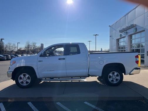 2014 Toyota Tundra SR5