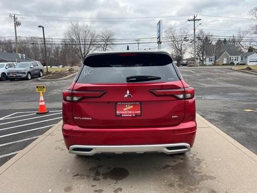 2023 Mitsubishi Outlander SEL