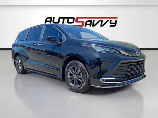 2024 Toyota Sienna Woodland Edition