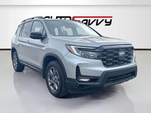 Lunar Silver Metallic 2024 Honda Passport AWD TrailSport