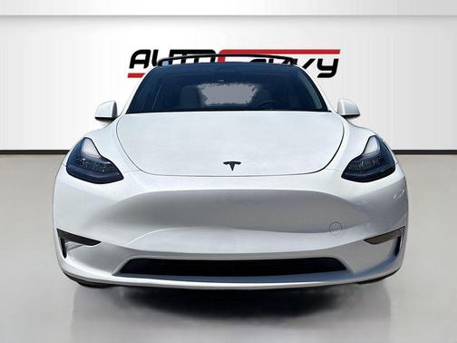 Pearl White Multi-Coat 2023 Tesla Model Y Long Range Dual Motor All-Wheel Drive