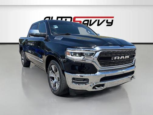 Diamond Black Crystal Pearlcoat 2023 RAM 1500 Limited