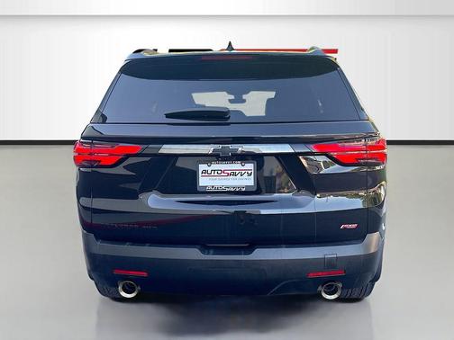 Mosaic Black Metallic 2023 Chevrolet Traverse RS
