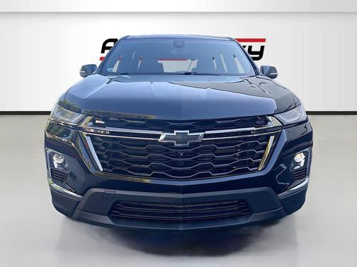 Mosaic Black Metallic 2023 Chevrolet Traverse RS