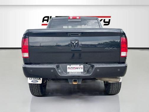 Brilliant Black Crystal Pearlcoat 2016 RAM 2500 Big Horn