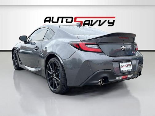 Pavement 2024 Toyota GR86 Premium