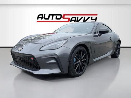 Pavement 2024 Toyota GR86 Premium