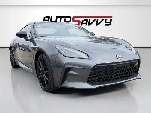 Pavement 2024 Toyota GR86 Premium