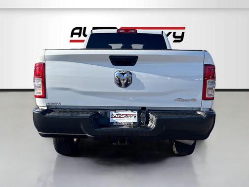 2023 RAM 2500 Tradesman Crew Cab 4x4 6'4' Box