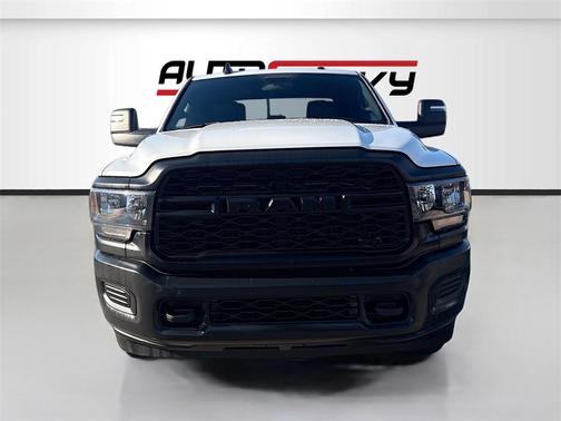 2023 RAM 2500 Tradesman Crew Cab 4x4 6'4' Box