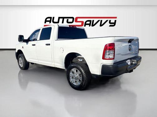 2023 RAM 2500 Tradesman Crew Cab 4x4 6'4' Box