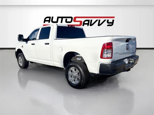 2023 RAM 2500 Tradesman Crew Cab 4x4 6'4' Box