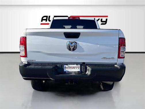 2023 RAM 2500 Tradesman Crew Cab 4x4 6'4' Box