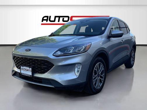Silver Metallic 2022 Ford Escape SEL