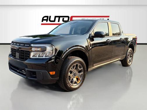 Shadow Black 2024 Ford Maverick Lariat