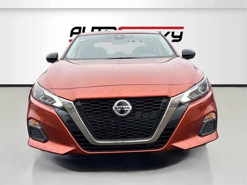 2022 Nissan Altima SR FWD
