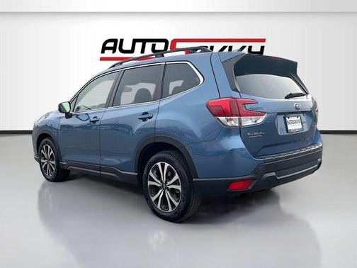 Horizon Blue Pearl 2022 Subaru Forester Limited