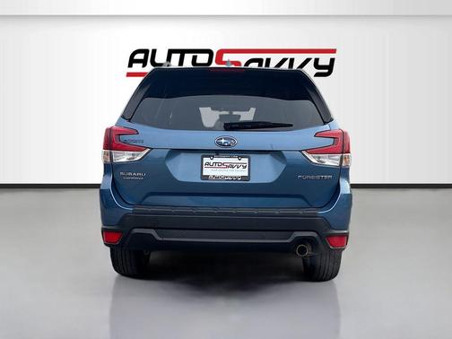 Horizon Blue Pearl 2022 Subaru Forester Limited