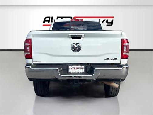2022 RAM 2500 Laramie Crew Cab 4x4 6'4' Box