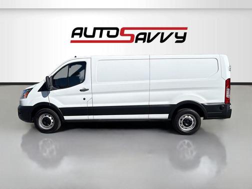 Oxford White 2024 Ford Transit-250 Base