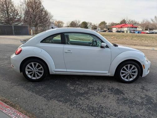 2019 Volkswagen Beetle 2.0T SE