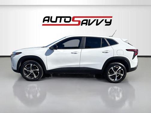 Summit White 2024 Chevrolet Trax FWD 1RS