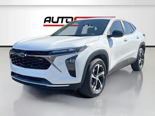 Summit White 2024 Chevrolet Trax FWD 1RS