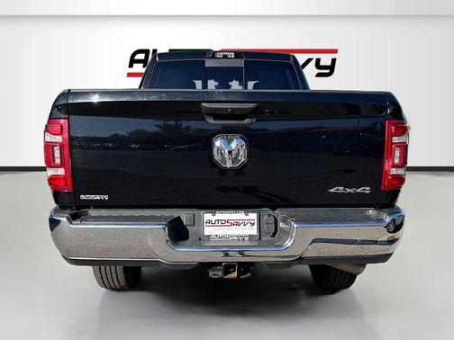 2024 RAM 3500 Tradesman Crew Cab 4x4 6'4' Box