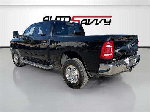 2024 RAM 3500 Tradesman Crew Cab 4x4 6'4' Box