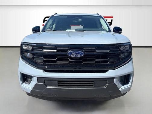 Glacier Gray Metallic TriCoat 2025 Ford Expedition Max Active 4x4