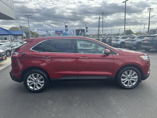 2022 Ford Edge Titanium