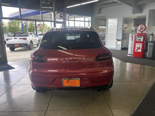 2016 Porsche Macan Turbo