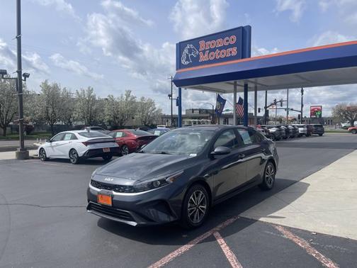 2023 Kia Forte LXS