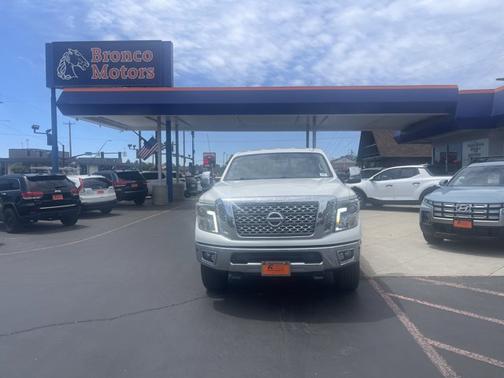 2017 Nissan Titan XD SL