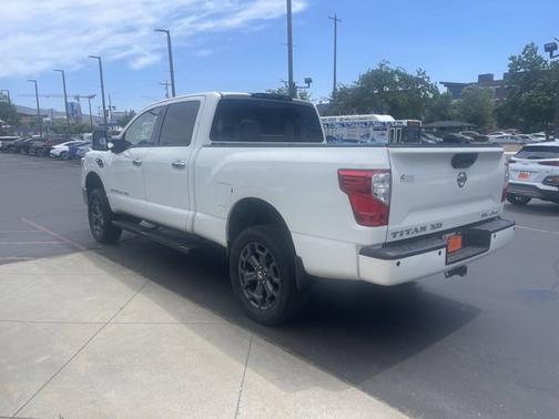 2017 Nissan Titan XD SL