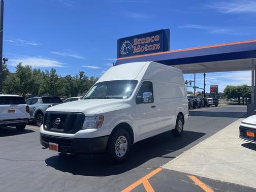 2017 Nissan NV Cargo NV3500 HD SV
