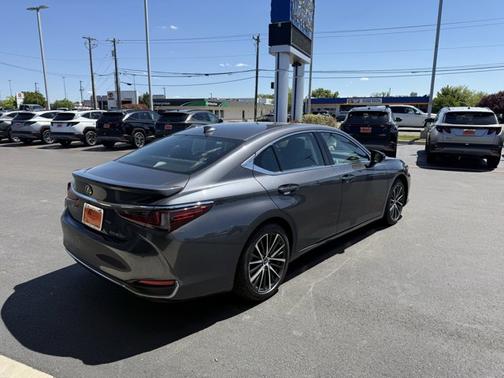 2024 Lexus ES 300h Base