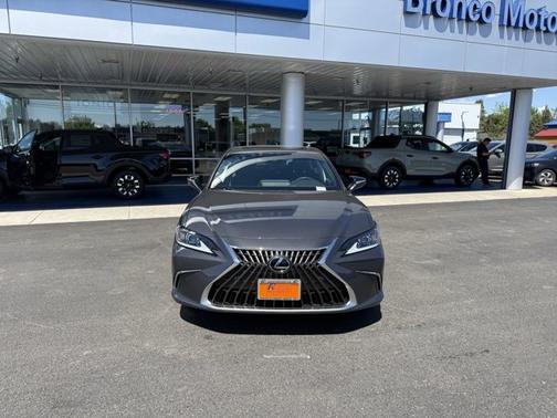 2024 Lexus ES 300h Base