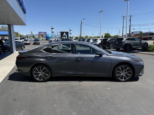 2024 Lexus ES 300h Base