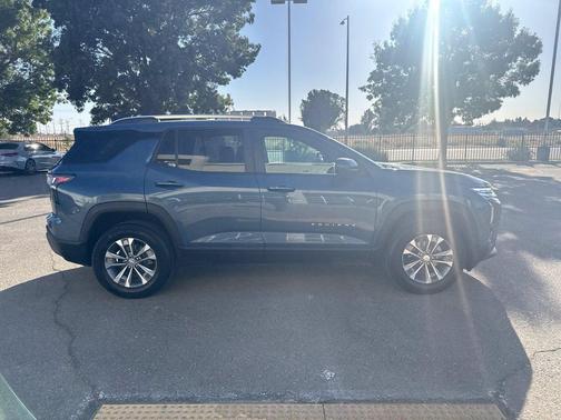 Lakeshore Blue Metallic 2025 Chevrolet Equinox 1LT