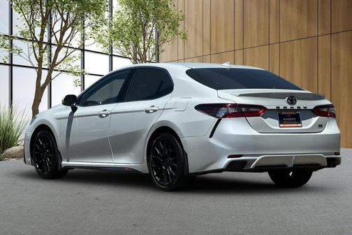 Ice Edge 2022 Toyota Camry SE