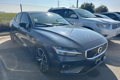 2019 Volvo S60 T5 R-Design