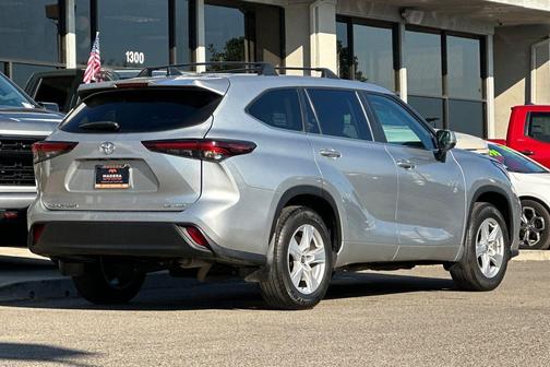 2024 Toyota Highlander LE