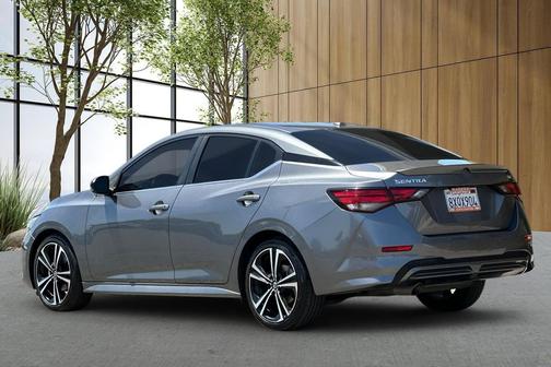 Gun Metallic 2021 Nissan Sentra SR
