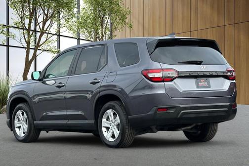 2023 Honda Pilot 2WD LX