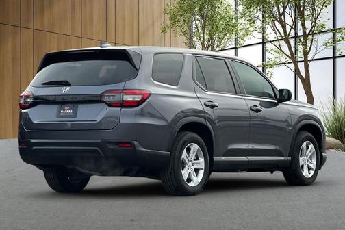2023 Honda Pilot 2WD LX
