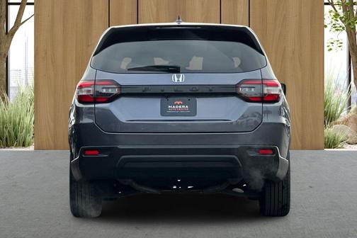 2023 Honda Pilot 2WD LX