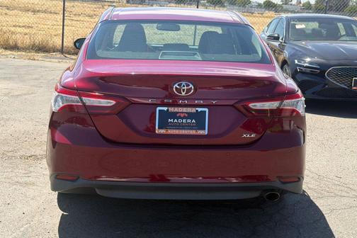 Pearl 2018 Toyota Camry XLE