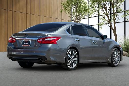 2016 Nissan Altima 2.5 SR