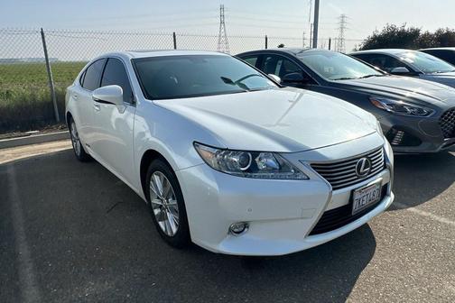 2015 Lexus ES 300h Base
